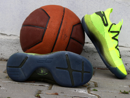 BUTY UNDER ARMOUR GS CURRY 6 (3020415-302)