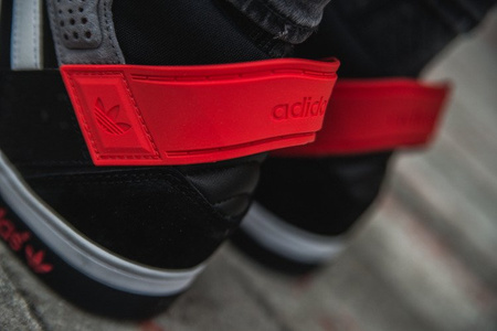 ADIDAS HARDCOURT DEFENDER NBA CHICAGO BULLS (D66078)