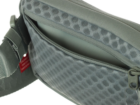 UNDER ARMOUR - SASZETKA NERKA 1378418-348