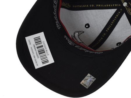 MITCHELL & NESS - CZAPKA Z DASZKIEM - CHICAGO BULLS HHSSINTL1266-CBUBLCK
