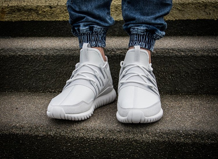 ADIDAS TUBULAR RADIAL (AQ6722)
