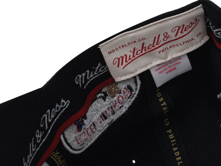 MITCHELL & NESS - CZAPKA Z DASZKIEM - CHICAGO BULLS HHSSINTL1266-CBUBLCK