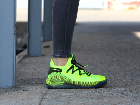 BUTY UNDER ARMOUR GS CURRY 6 (3020415-302)