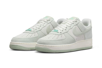 NIKE  - BUTY DAMSKIE - WMNS AIR FORCE 1'07 SE HQ1497-099