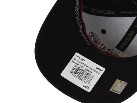 MITCHELL & NESS - CZAPKA Z DASZKIEM - NBA HWC SLAP STICKER CLASSIC RED BULLS HHSSINTL1091-CBUBLCK