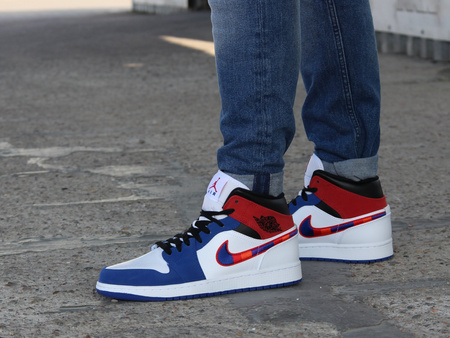 AIR JORDAN 1 MID SE (852542-146)