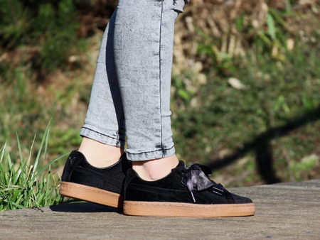 BUTY PUMA BASKET HEART VELVET (367274-01)