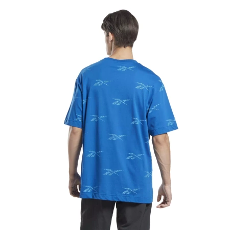 REEBOK - T-SHIRT MĘSKI - RI AOP TEE IB8447