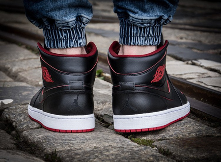 AIR JORDAN 1 MID (554724-028)