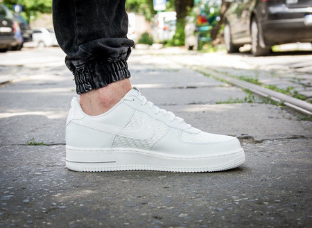 NIKE AIR FORCE 1 '07 LV8 (718152-105)