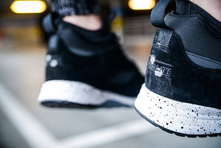 REEBOK VENTILATOR MID BOOT (M49036)