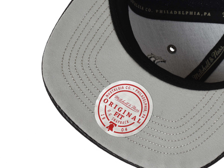 MITCHELL & NESS - CZAPKA Z DASZKIEM - NBA DAY 3 SNAPBACK BULLS 6HSSMM19505-CBUBLCK