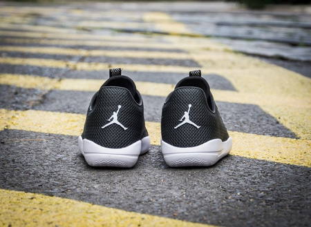 JORDAN ECLIPSE GS (724042-010)