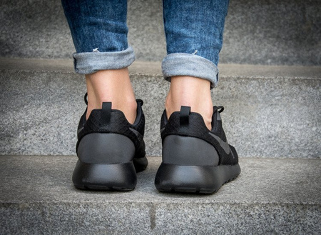 NIKE ROSHE ONE HYPERFUSE (636220-005)