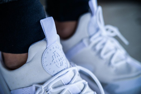 NIKE AIR HUARACHE UTILITY (806807-100)