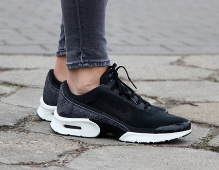 NIKE AIR MAX JEWELL PREMIUM TEXTILE (917672-002)
