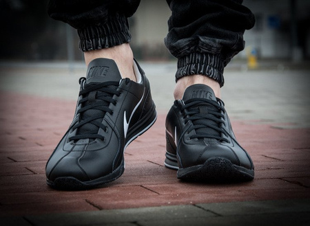 NIKE CIRCUIT TRAINER (599559-002)