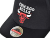 Czapka z daszkiem Mitchell & Ness Chicago Bulls 6HSSFH21HW014-CBUBLCK