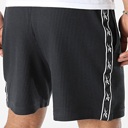 REEBOK - SPODENKI SPORTOWE MĘSKIE - RI VECTOR TAPE SHORT HS9441