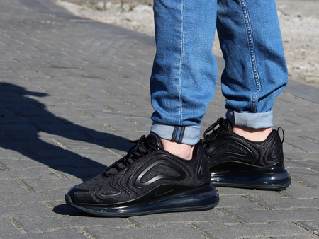 NIKE AIR MAX 720 (AO2924-015)