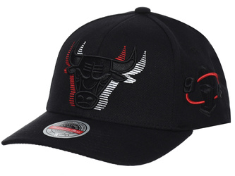 MITCHELL&NESS - CZAPKA Z DASZKIEM - CHICAGO BULLS HHSSINTL1093-CBUBLCK