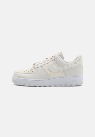 NIKE - BUTY MĘSKIE - AIR FORCE 1'07 LV8 FN5832-100