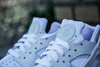 NIKE AIR HUARACHE (318429-111)