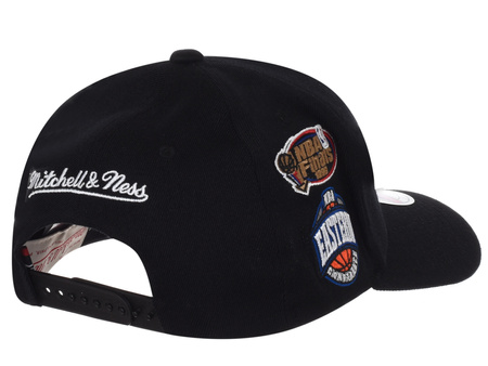 MITCHELL & NESS - CZAPKA Z DASZKIEM - CHICAGO BULLS HHSSINTL1266-CBUBLCK