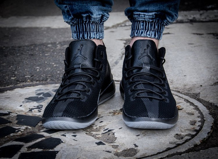 JORDAN REVEAL PREMIUM "BLACK/WOLF GREY" (834229-010)