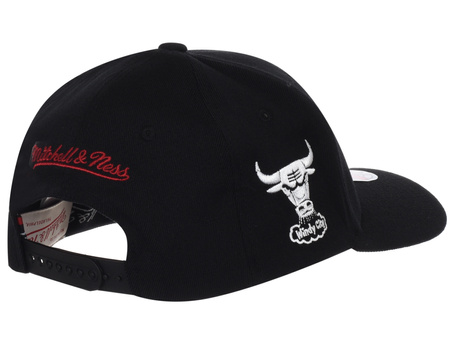 MITCHELL & NESS - CZAPKA Z DASZKIEM - NBA HWC SLAP STICKER CLASSIC RED BULLS HHSSINTL1091-CBUBLCK