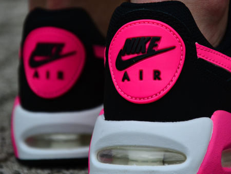 Buty NIKE AIR MAX IVO Black / Pink ( 579998-060)