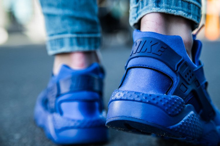 NIKE AIR HUARACHE RUN (654275-405)