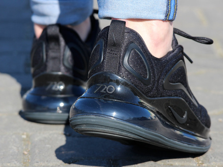 NIKE AIR MAX 720 (AO2924-015)