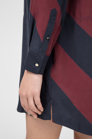 SUKIENKA TOMMY HILFIGER ICON RUGBY SILK (WW0WW23732)