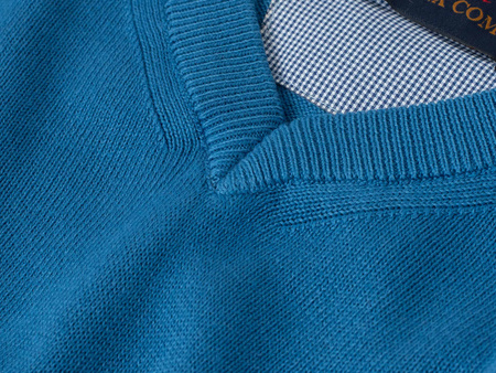 SWETER MĘSKI V-NECK - 200 NIEBIESKI